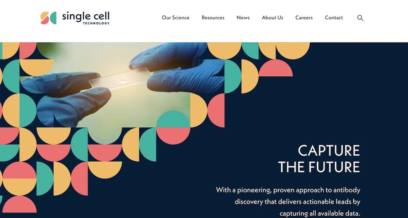 single cell homepage A gloved hand holds a glass slide, with abstract colorful shapes and text promoting single cell technology.